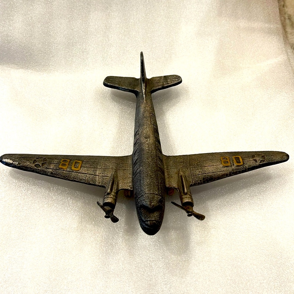 Vintage c47 military airplane in good condition.